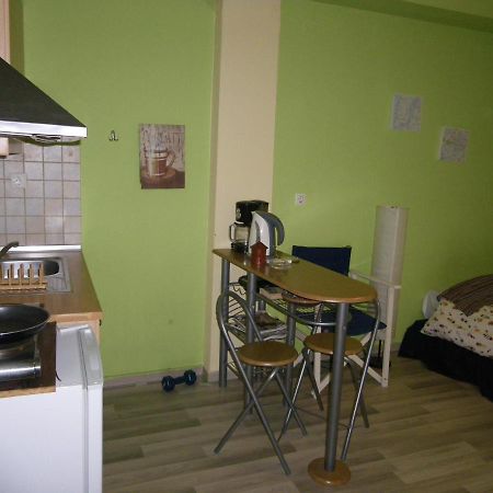 Homy Cozy Studio Towards The Centre Thessaloniki Exterior photo